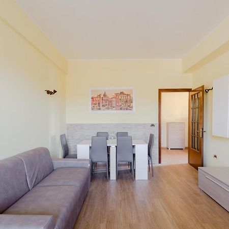 Le Rondini Apartment, 5 Persone, 2 Balconi, Policlinico Tor Vergata E Casilino Rome Buitenkant foto