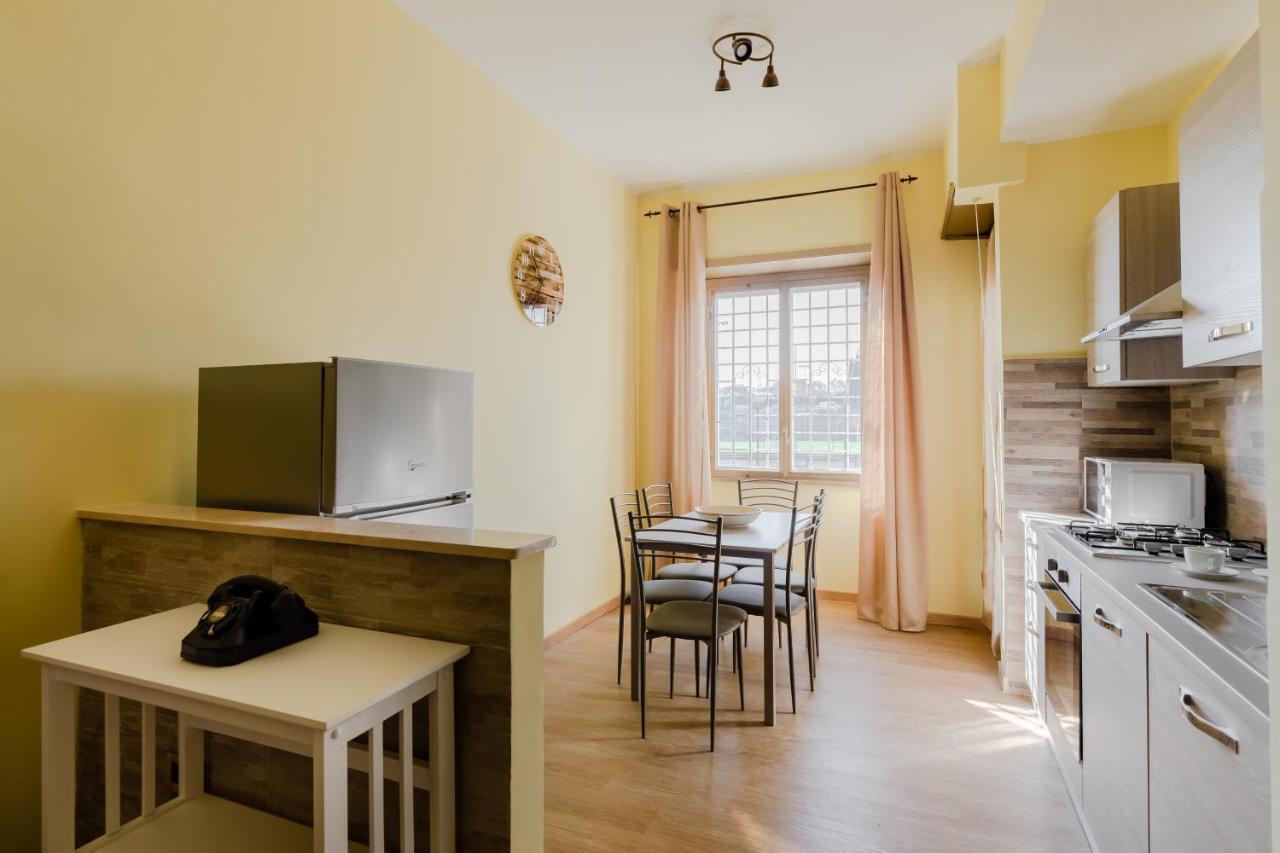 Le Rondini Apartment, 5 Persone, 2 Balconi, Policlinico Tor Vergata E Casilino Rome Buitenkant foto