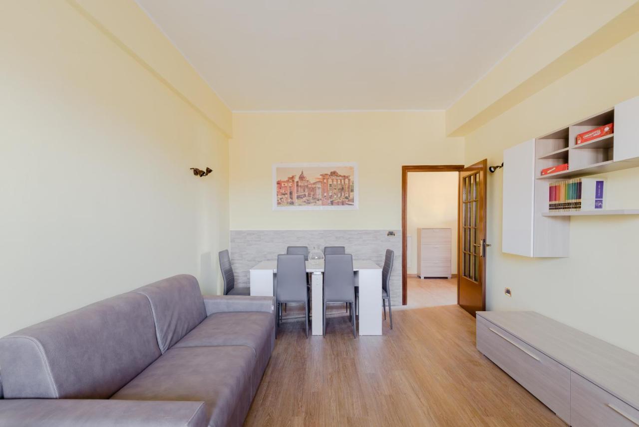 Le Rondini Apartment, 5 Persone, 2 Balconi, Policlinico Tor Vergata E Casilino Rome Buitenkant foto