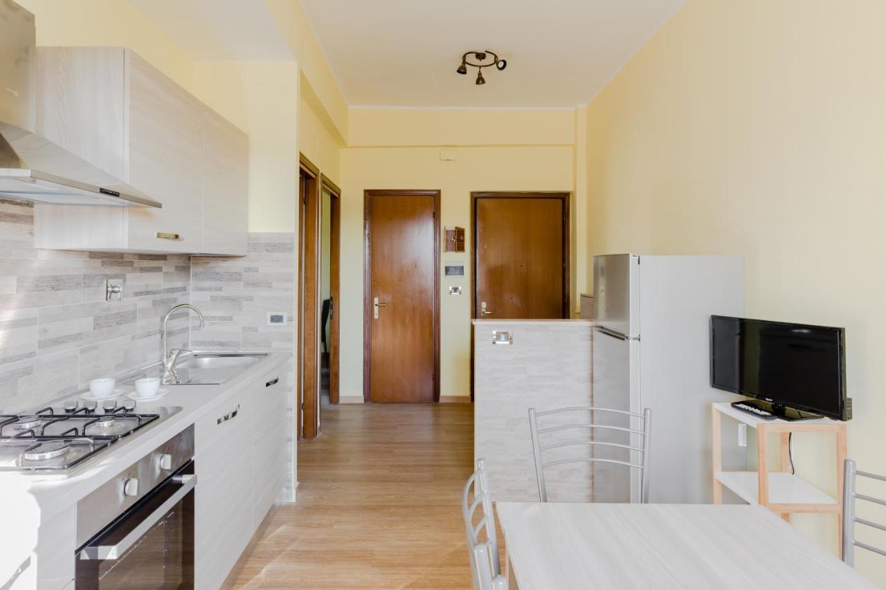 Le Rondini Apartment, 5 Persone, 2 Balconi, Policlinico Tor Vergata E Casilino Rome Buitenkant foto